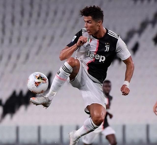 九游游戏-尤文图斯全队全力以赴，为了比赛胜利努力拼搏的简单介绍