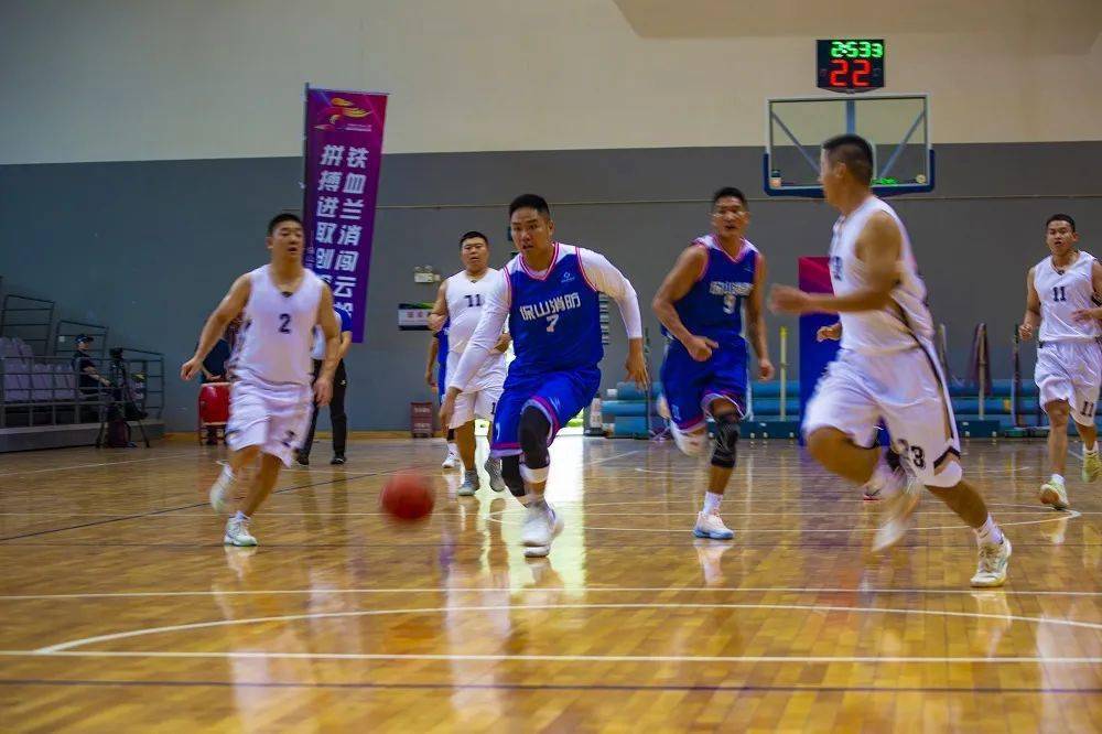 黄金球队收获胜利,赢得掌声与赞誉的简单介绍 黄金球队收获胜利,赢得掌声与赞誉的简单介绍