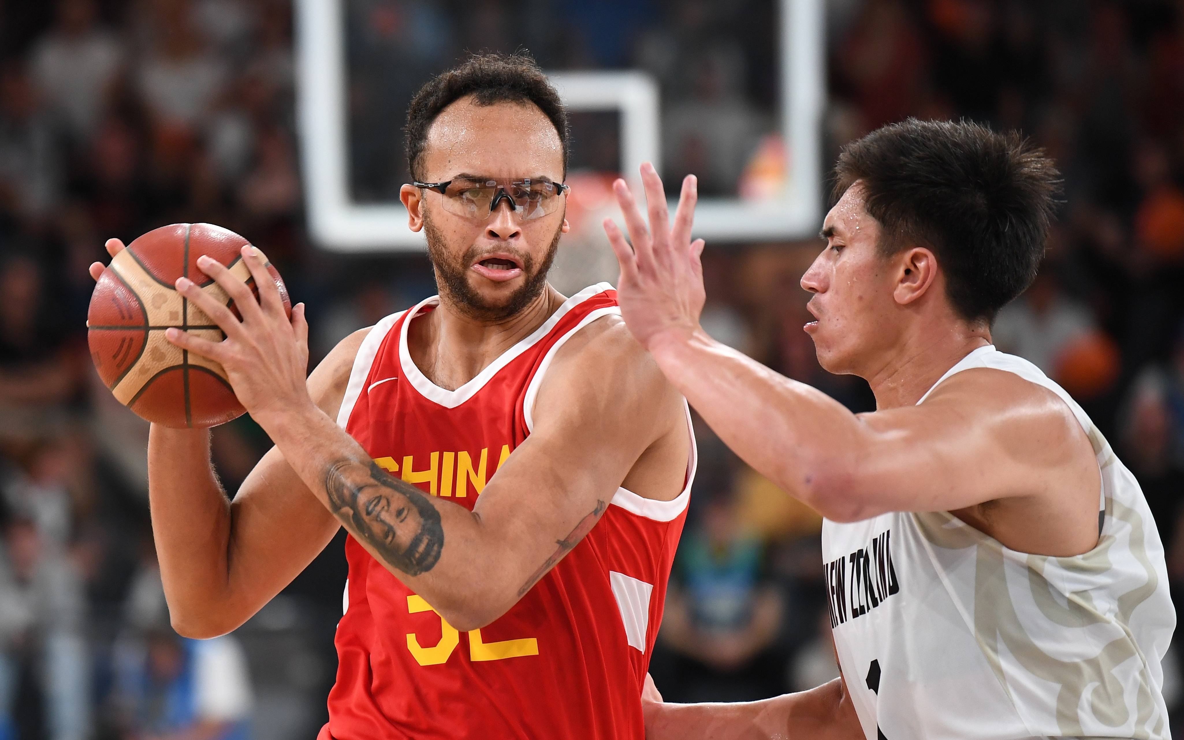 日本篮球甲级联赛首轮比赛圆满收官，球迷热情高涨的简单介绍