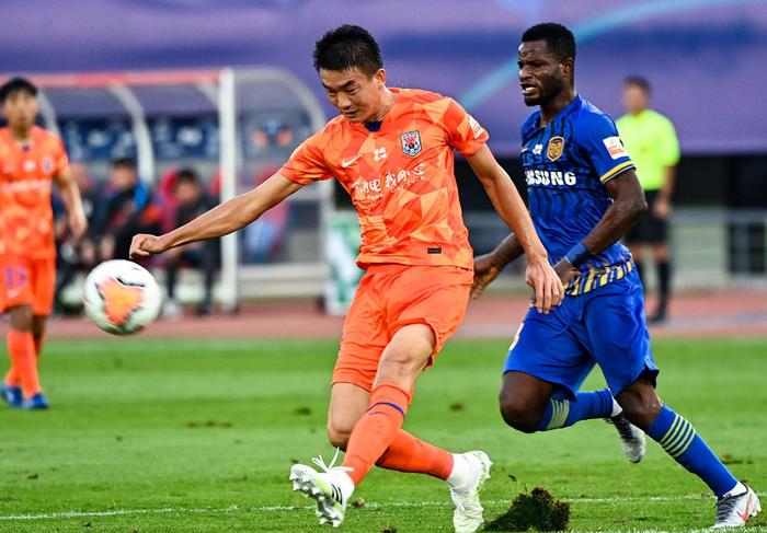 苏宁大胜鲁能,士气高涨声嘶力竭的简单介绍 苏宁大胜鲁能,士气高涨声嘶力竭的简单介绍