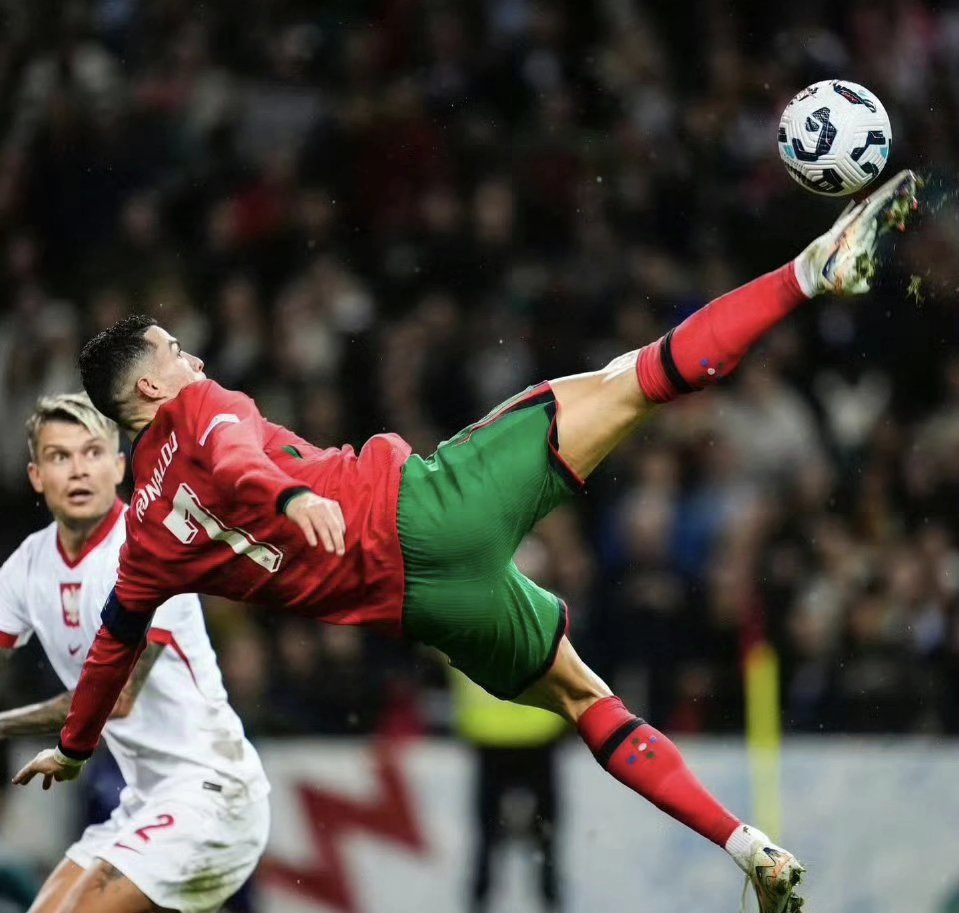 波兰队在比赛中展现了优秀的技术水平 波兰队在比赛中展现了优秀的技术水平