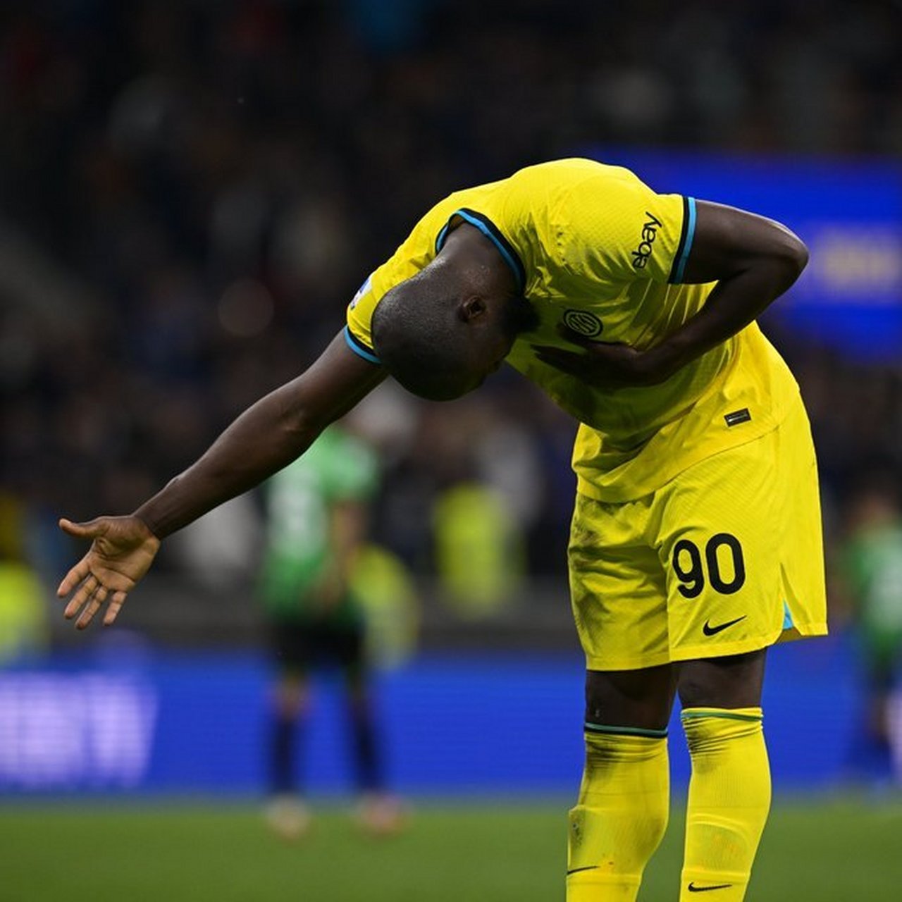 关于萨索洛客场痛失三分，积分榜逐渐下滑的信息