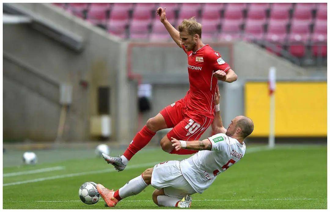 汉堡队员表现出色,帮助球队获胜 汉堡队员表现出色,帮助球队获胜