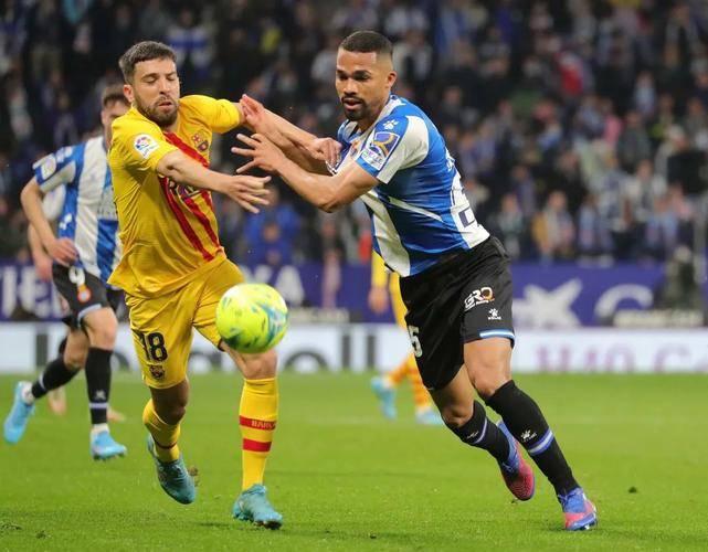 西班牙国家队门将受伤,无缘西甲联赛的简单介绍 西班牙国家队门将受伤,无缘西甲联赛的简单介绍