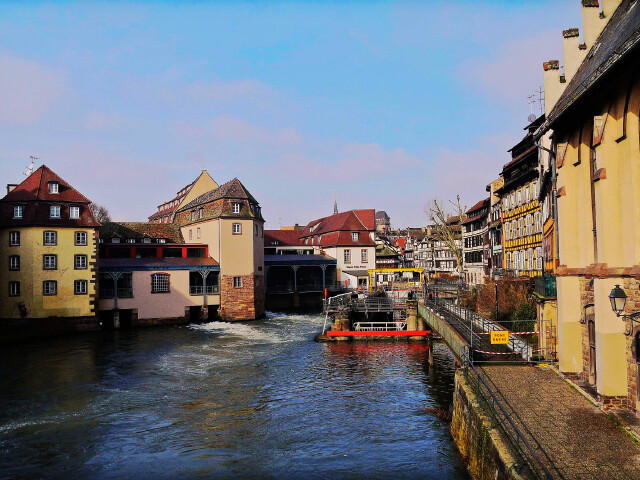 阿尔萨斯斯特拉斯堡击败南特,告别连败的简单介绍 阿尔萨斯斯特拉斯堡击败南特,告别连败的简单介绍