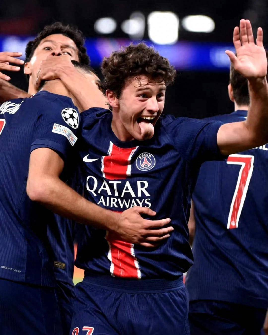 关于巴黎圣日耳曼客场逆转获胜,锁定冠军资格的信息 关于巴黎圣日耳曼客场逆转获胜,锁定冠军资格的信息