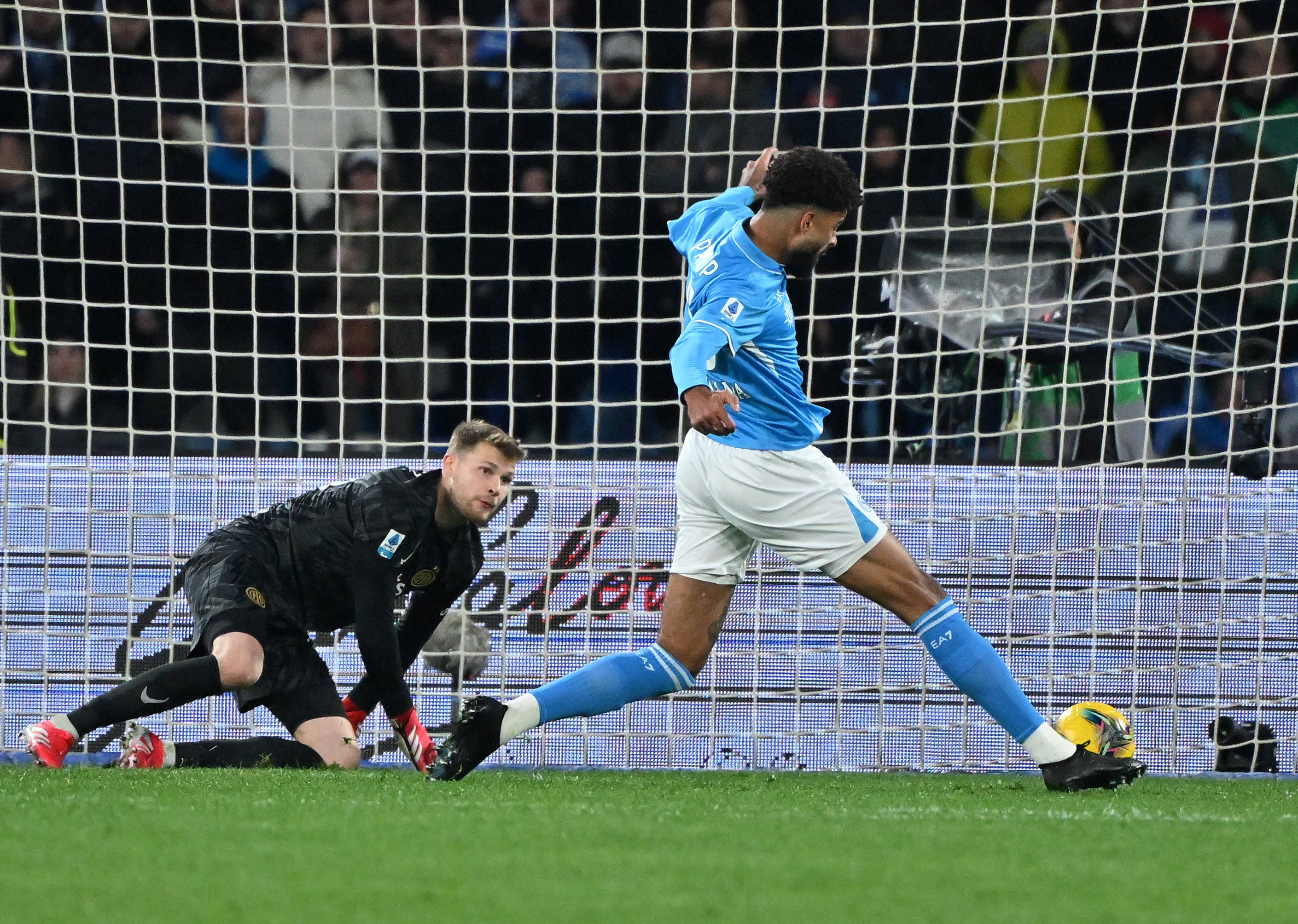 包含意甲赛场神奇瞬间上演,空门绝杀刷新联赛历史纪录的词条 包含意甲赛场神奇瞬间上演,空门绝杀刷新联赛历史纪录的词条