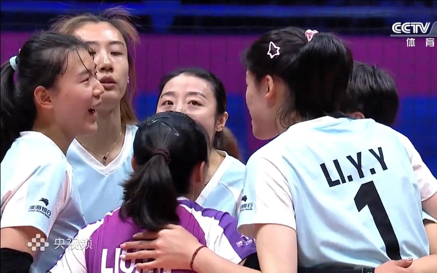 排球女子半决赛：巴西队力克对手晋级决赛