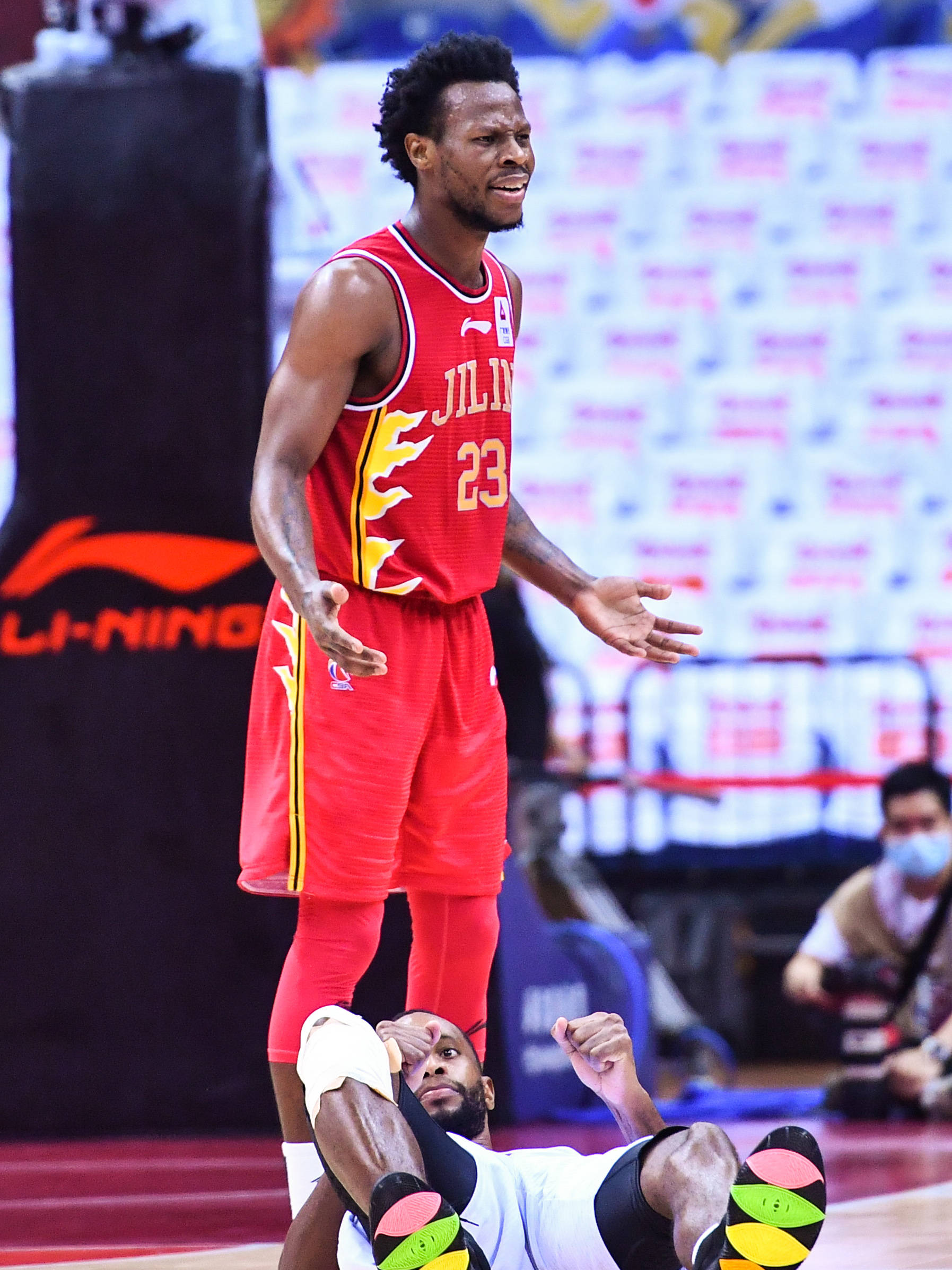 球队士气高涨备战季后赛 球队士气高涨备战季后赛