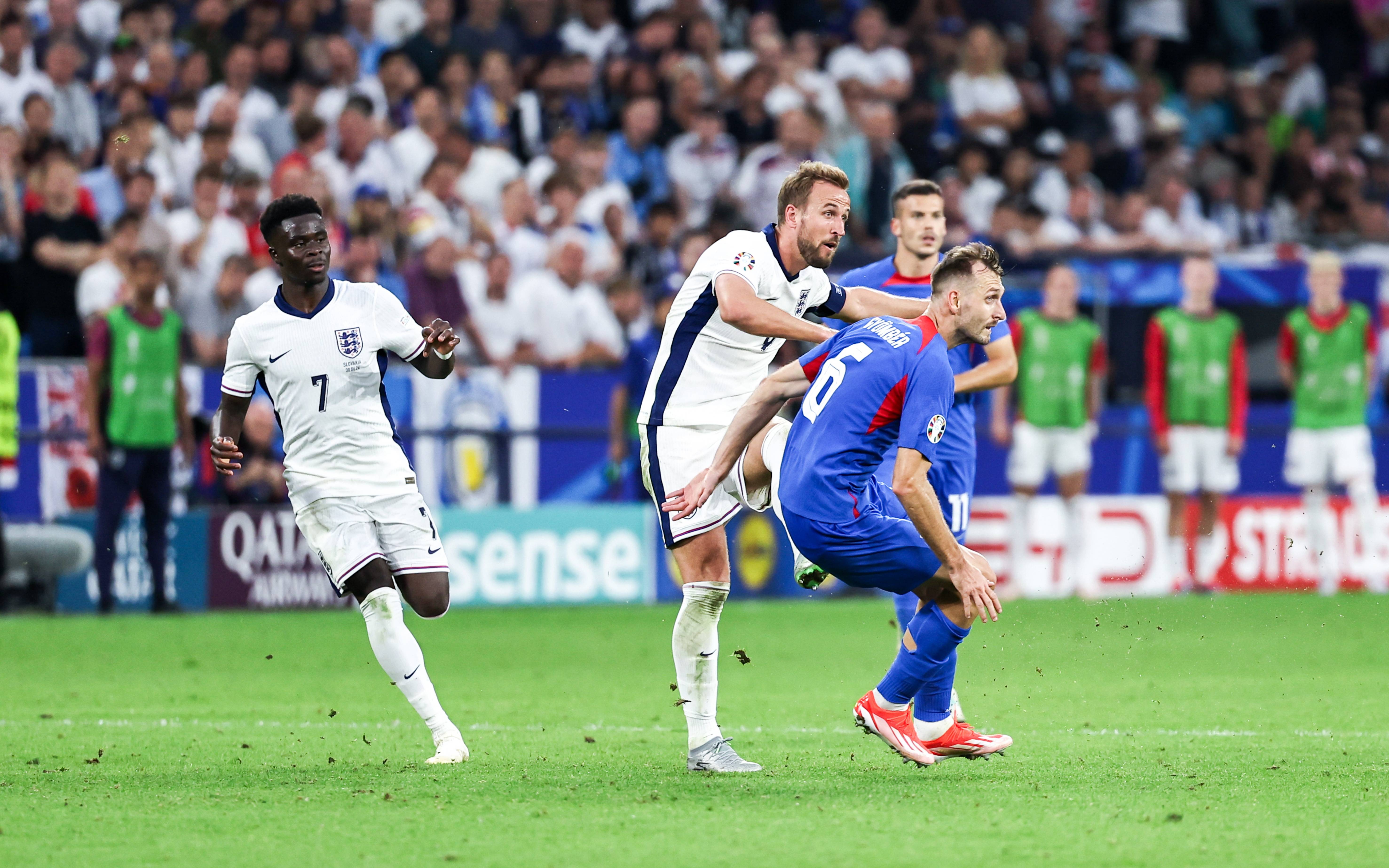 欧洲豪强对决：意大利力争胜利追赶英格兰