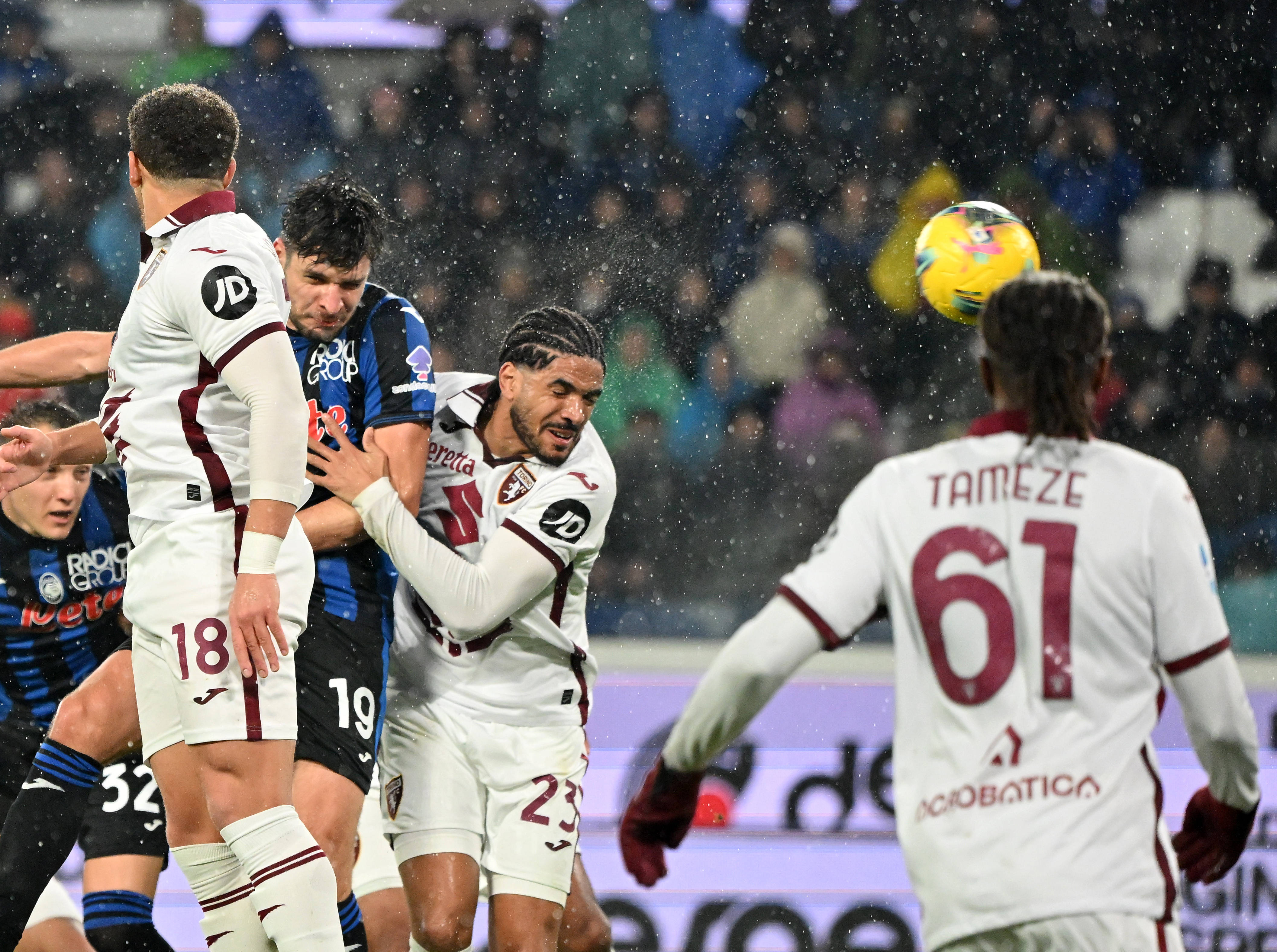 佛罗伦萨主场逼平都灵,难分胜负 佛罗伦萨主场逼平都灵,难分胜负