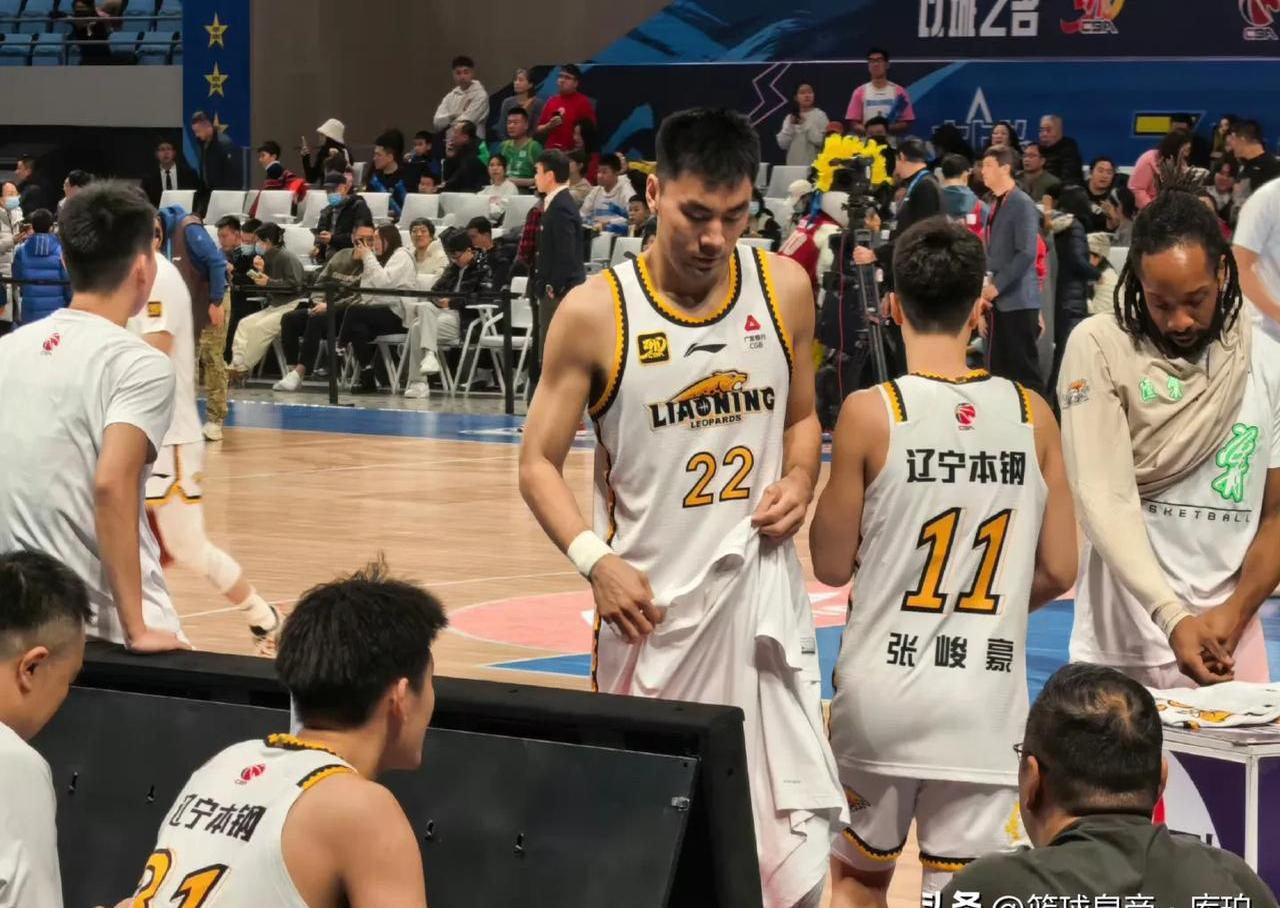 辽宁男篮主场胜出,豪取胜利 辽宁男篮主场胜出,豪取胜利