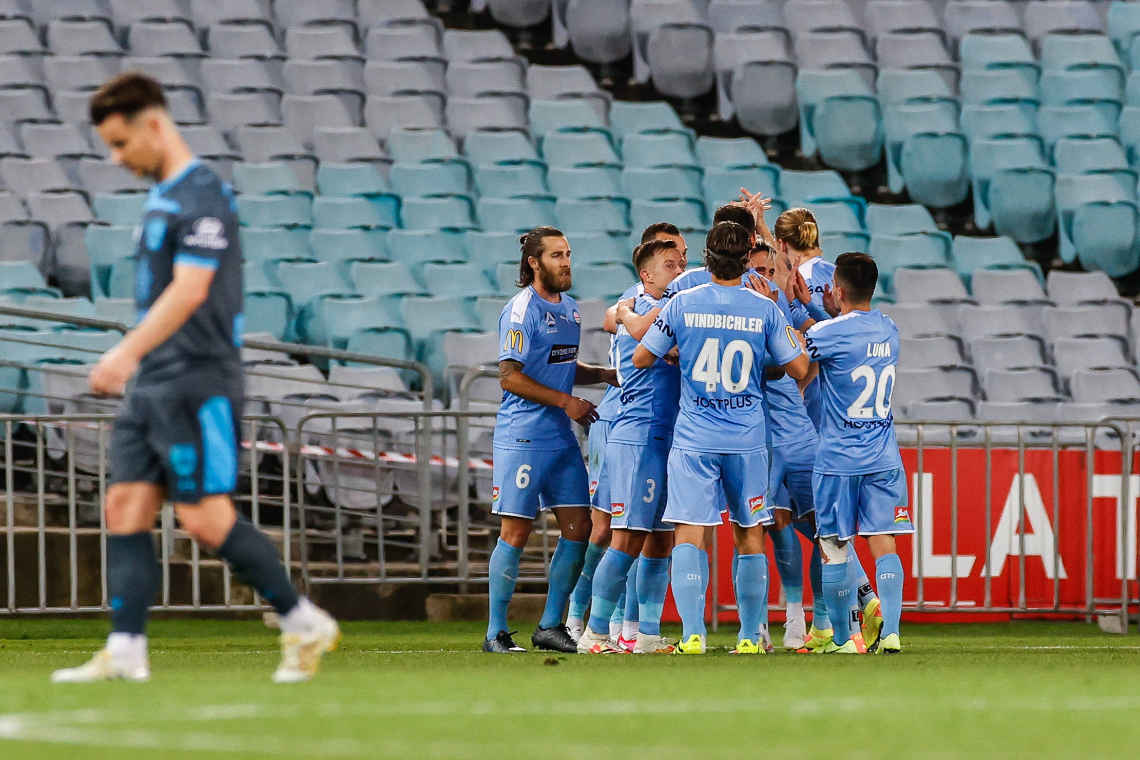 皇家社会客场战胜强敌,豪取三分 皇家社会客场战胜强敌,豪取三分