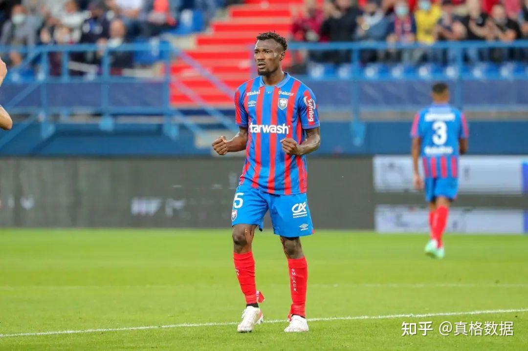 亚眠保持不败战绩,展现出强大实力 亚眠保持不败战绩,展现出强大实力