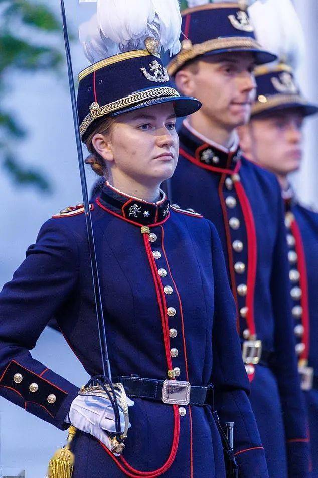 包含比利时迎战丹麦,赛场上掀起波澜的词条 包含比利时迎战丹麦,赛场上掀起波澜的词条