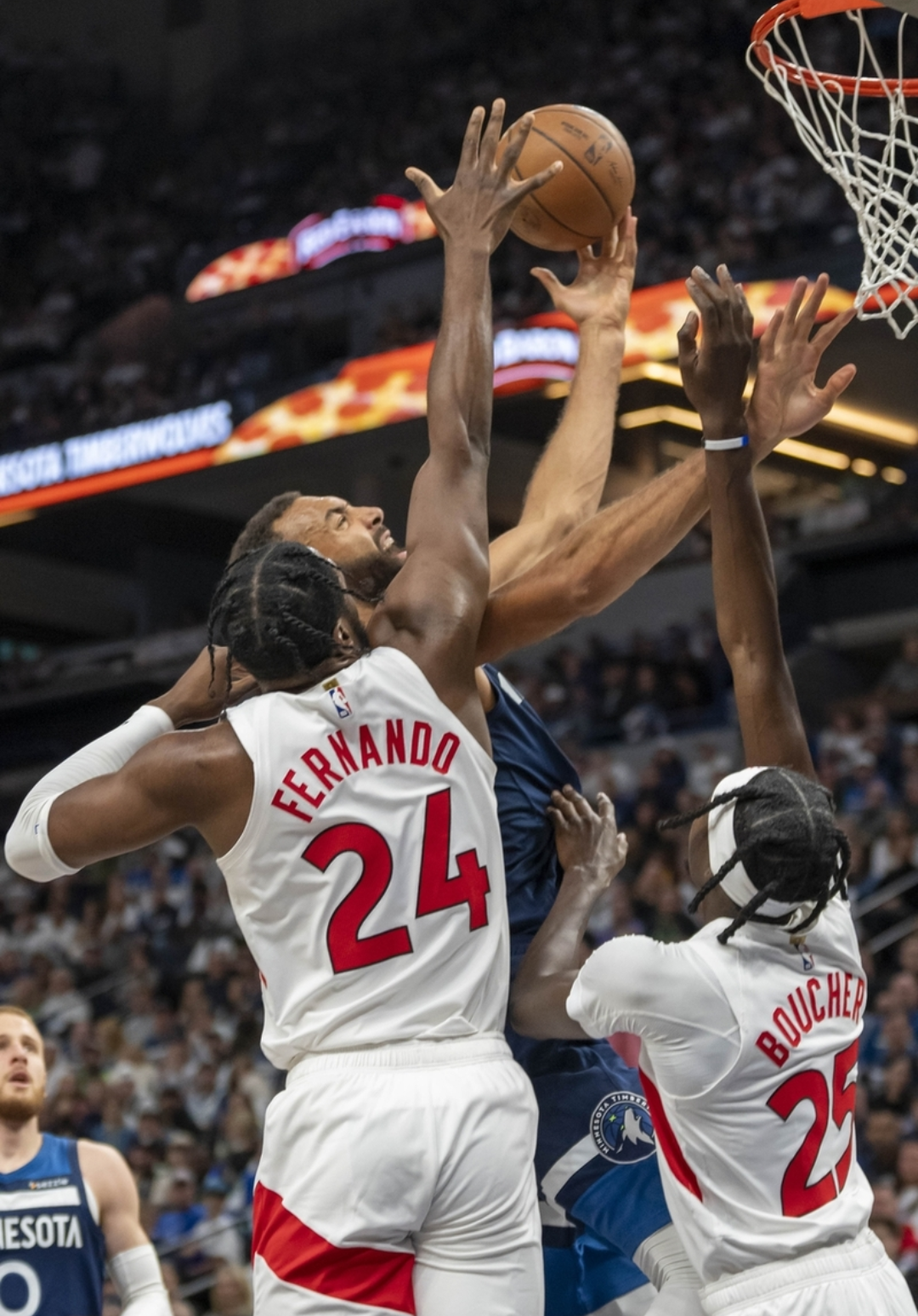 猛龙队战胜开拓者,实现两连胜 猛龙队战胜开拓者,实现两连胜