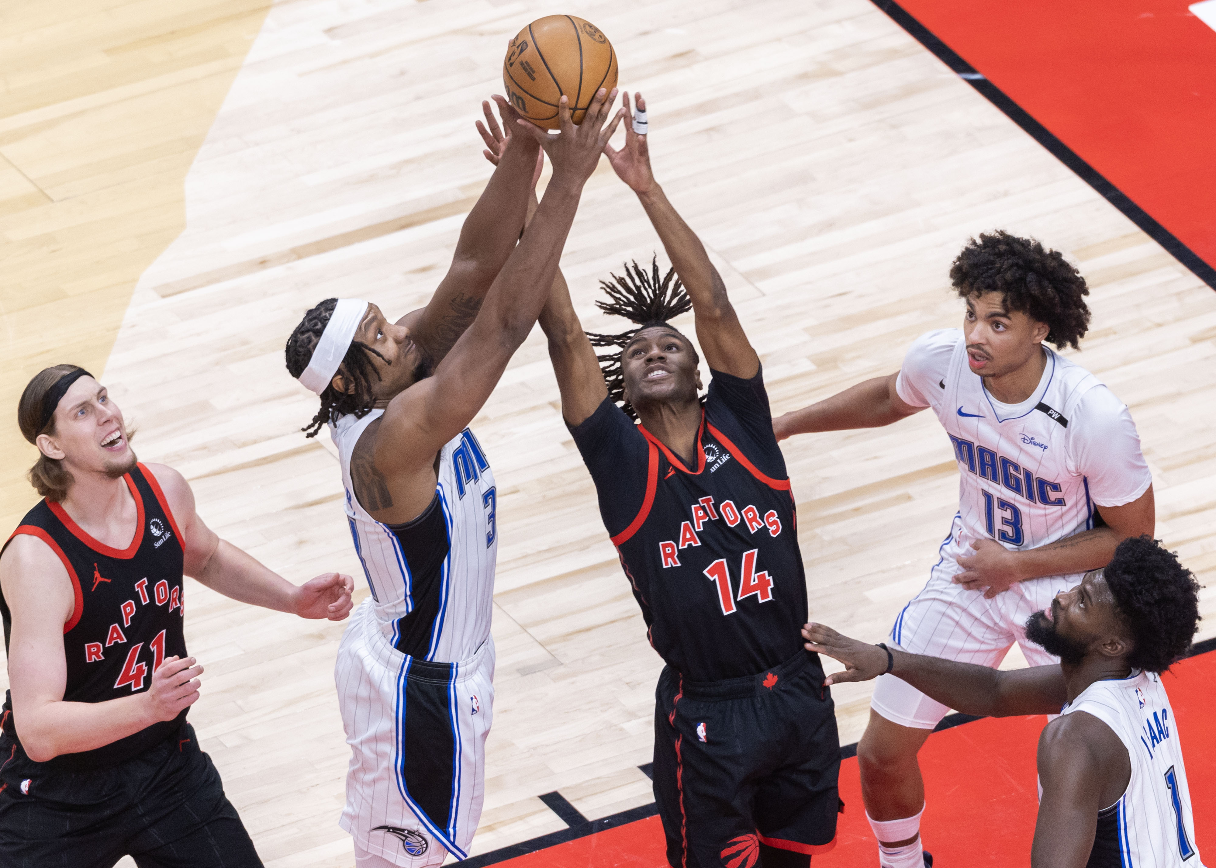 猛龙不敌篮网,遭遇两连败 猛龙不敌篮网,遭遇两连败