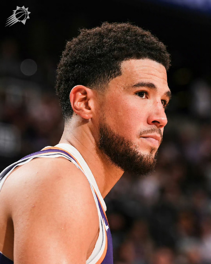 太阳击败黄蜂,布克助攻助球队逆转! 太阳击败黄蜂,布克助攻助球队逆转!