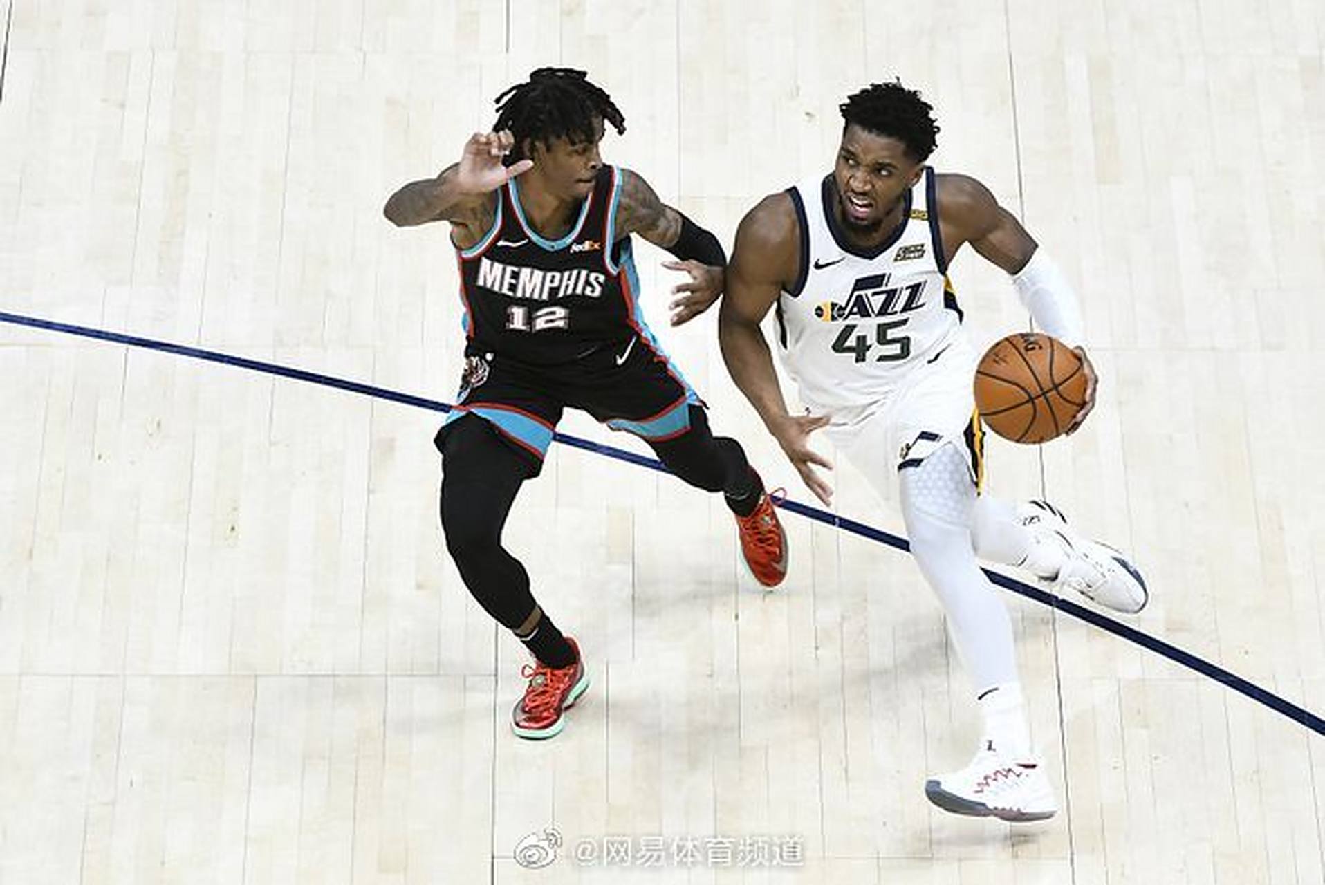 爵士客场大胜热火,米切尔砍下30分的简单介绍 爵士客场大胜热火,米切尔砍下30分的简单介绍