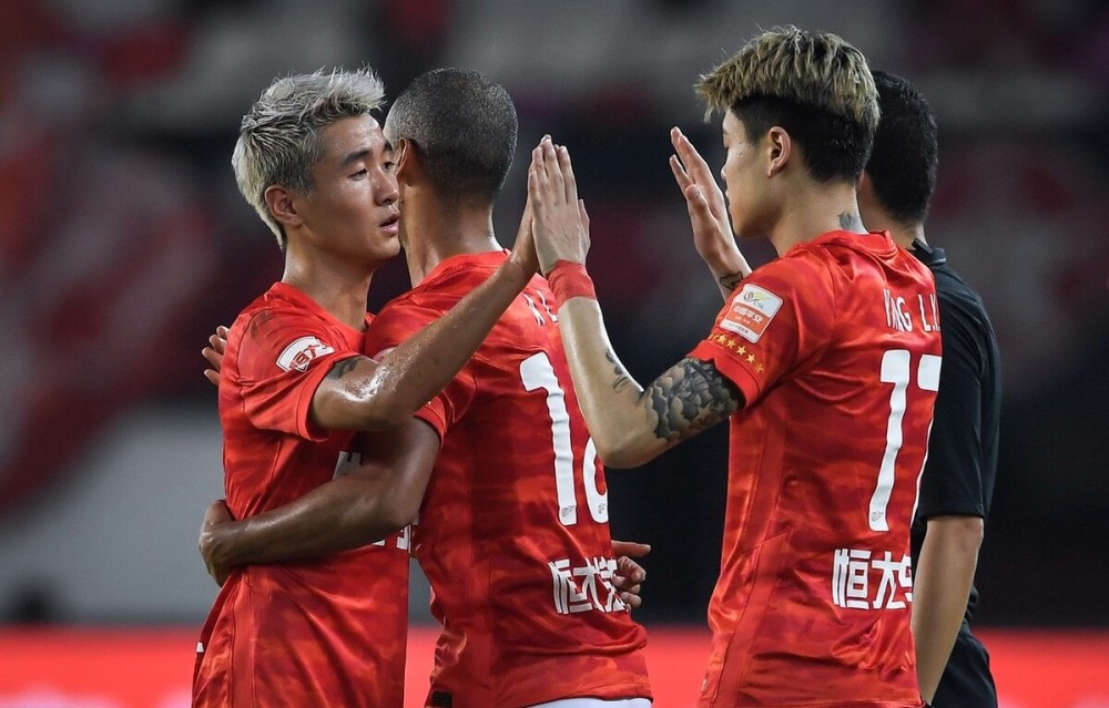 关于青岛队险胜广州队,米切尔状态火热的信息 关于青岛队险胜广州队,米切尔状态火热的信息