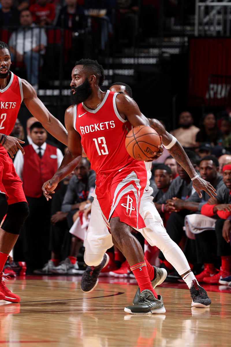 76人碾压江苏队，哈登扛起全队