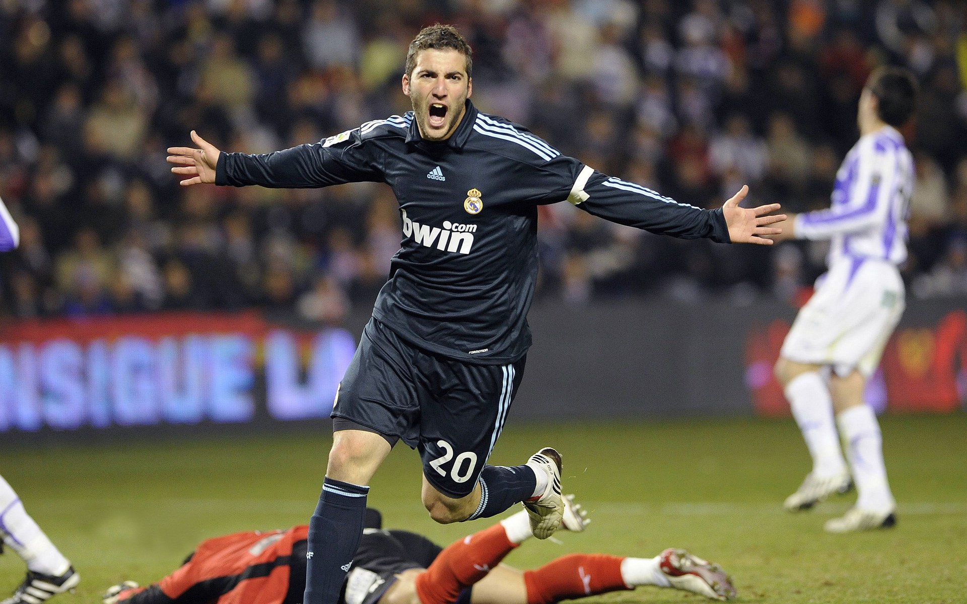 声浪与统治,利拉德以热火为弦,奏响冰城征服曲