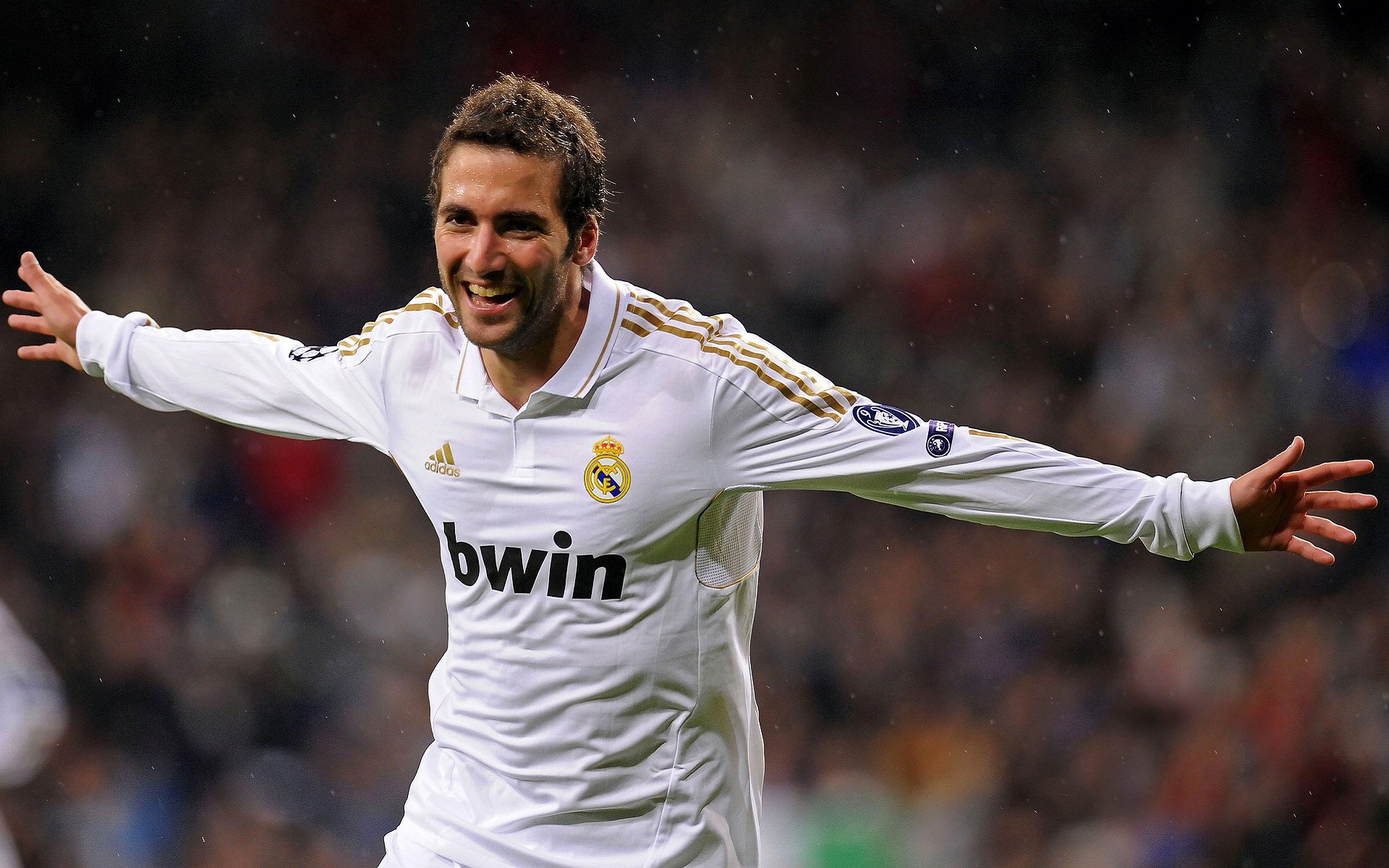 北欧寒流与南洋热浪，李梓嘉如何划破碾压之夜的长空